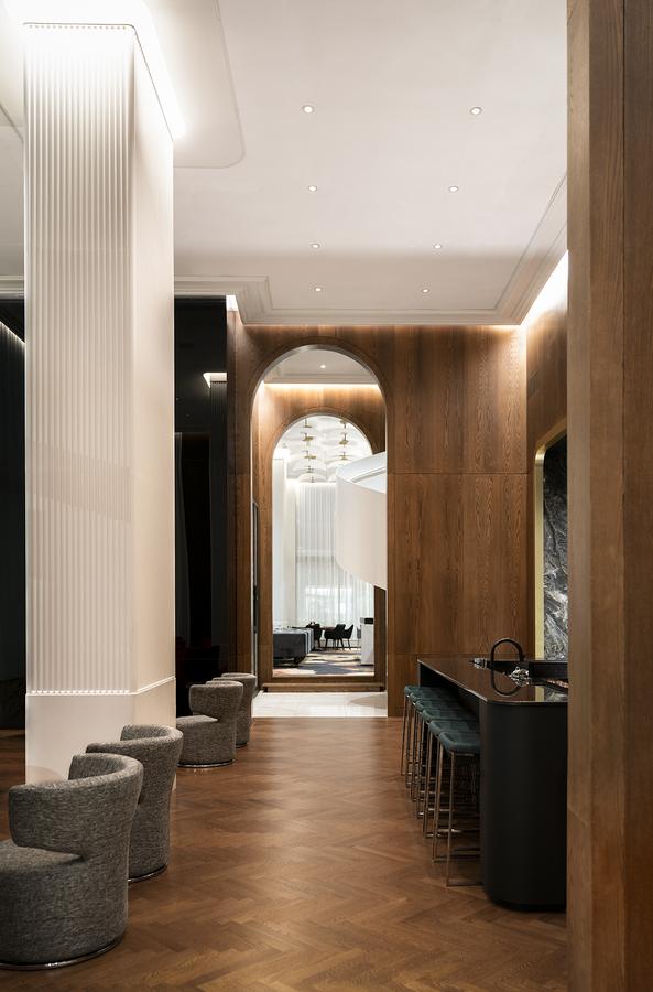 Restaurant Européa — Corridor, wood arches